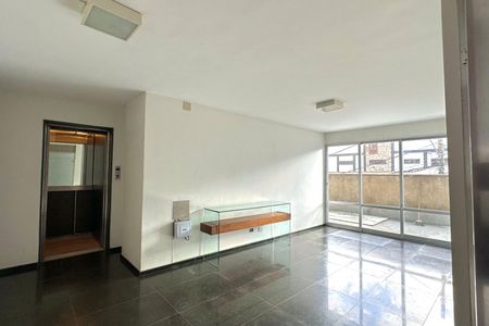 Apartamento à venda com 247m², 4 quartos e 2 vagasEntrada