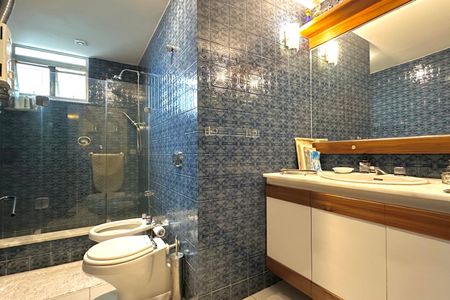 Apartamento à venda com 247m², 4 quartos e 2 vagasBanheiro da Suíte 1