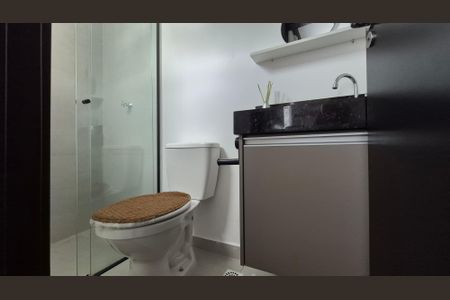 Banheiro  de kitnet/studio para alugar com 1 quarto, 20m² em Bangú, Santo André