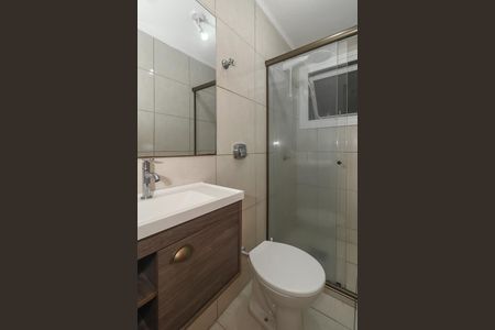 Banheiro de apartamento para alugar com 1 quarto, 39m² em Passo D’areia, Porto Alegre