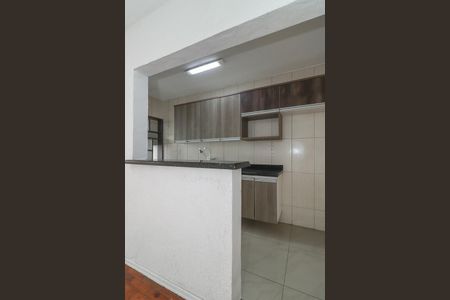 Cozinha de apartamento para alugar com 1 quarto, 39m² em Passo D’areia, Porto Alegre