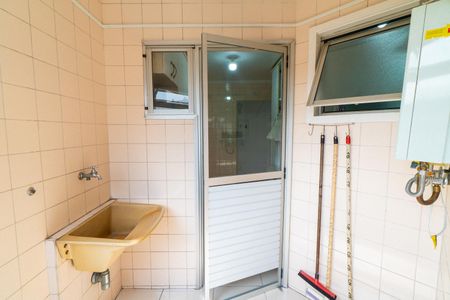 Apartamento à venda com 64m², 2 quartos e 2 vagasLavanderia