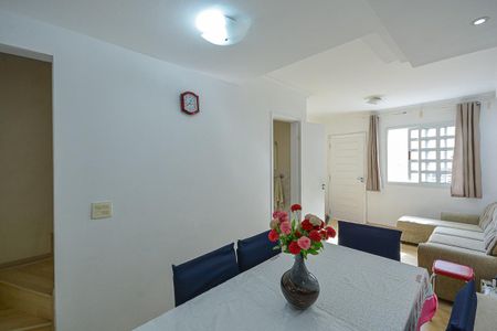 Casa à venda com 114m², 3 quartos e 2 vagas Casa à venda com 114m², 3 quartos e 2 vagasSala