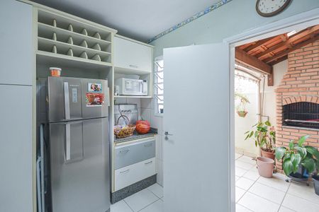 Casa à venda com 114m², 3 quartos e 2 vagas Casa à venda com 114m², 3 quartos e 2 vagasCozinha