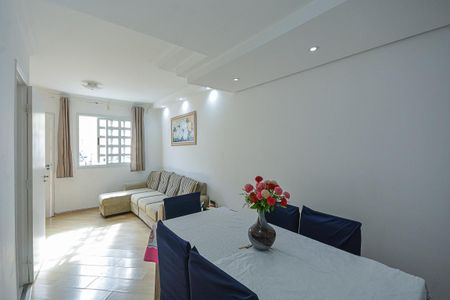 Casa à venda com 114m², 3 quartos e 2 vagas Casa à venda com 114m², 3 quartos e 2 vagasSala