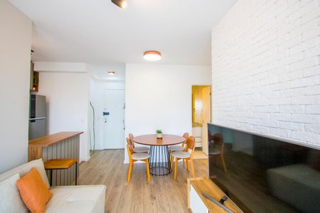 Sala de apartamento à venda com 2 quartos, 61m² em Vila Apiai, Santo André