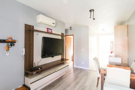 Sala de casa de condomínio à venda com 2 quartos, 57m² em Olaria, Canoas