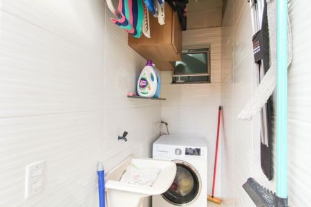 Casa de condomínio à venda com 57m², 2 quartos e 2 vagasÁrea de Serviço