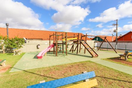 Casa de condomínio à venda com 57m², 2 quartos e 2 vagasÁrea comum - Playground