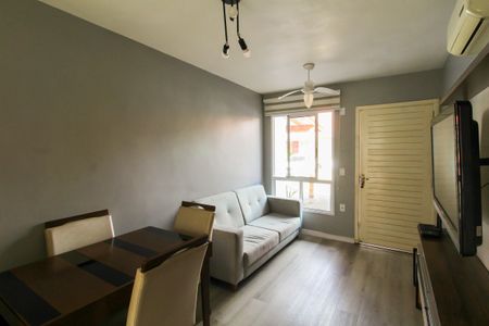 Casa de condomínio à venda com 57m², 2 quartos e 2 vagasSala