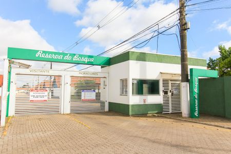 Casa de condomínio à venda com 57m², 2 quartos e 2 vagasFachada e portaria