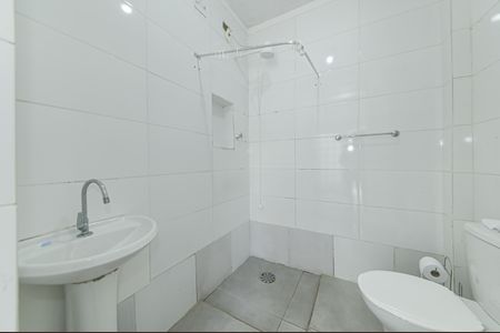 Banheiro de casa para alugar com 1 quarto, 45m² em Jardim Aeroporto, São Paulo