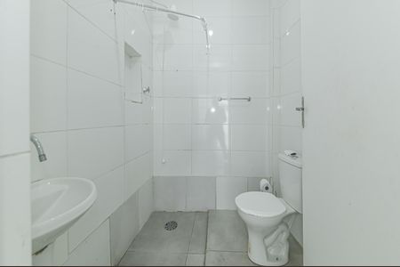 Banheiro de casa para alugar com 1 quarto, 45m² em Jardim Aeroporto, São Paulo