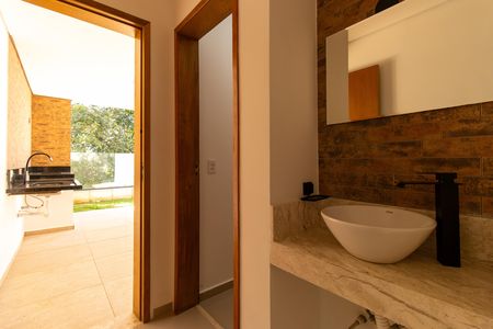 Area do Banheiro de serviço de casa de condomínio para alugar com 3 quartos, 135m² em Vila Santo Antonio de Carapicuiba, Cotia