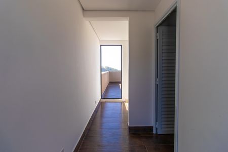 Casa de condomínio para alugar com 135m², 3 quartos e 2 vagasCorredor 