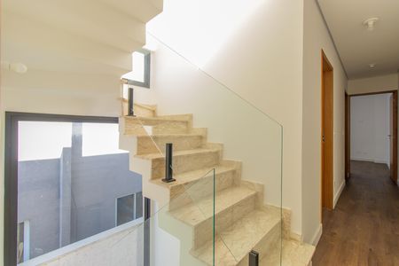 Casa de condomínio para alugar com 135m², 3 quartos e 2 vagasEscadas