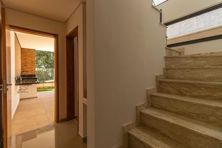 Casa de condomínio para alugar com 135m², 3 quartos e 2 vagasAndar inferior