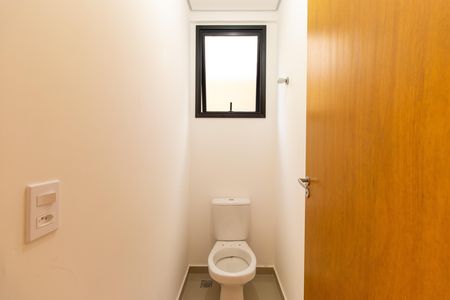 Casa de condomínio para alugar com 135m², 3 quartos e 2 vagasBanheiro de serviço