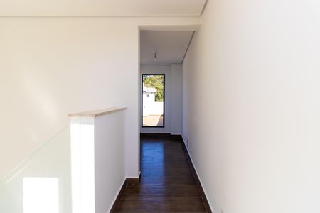 Casa de condomínio para alugar com 135m², 3 quartos e 2 vagasCorredor 