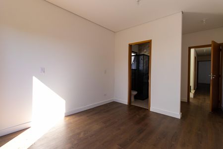 Casa de condomínio para alugar com 135m², 3 quartos e 2 vagasSuíte