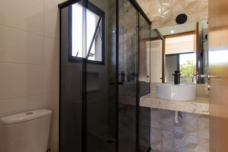 Casa de condomínio para alugar com 135m², 3 quartos e 2 vagasBanheiro da Suíte