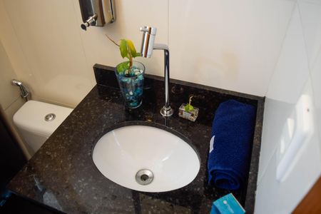 Apartamento à venda com 38m², 2 quartos e sem vaga Apartamento à venda com 38m², 2 quartos e sem vagaBanheiro Social