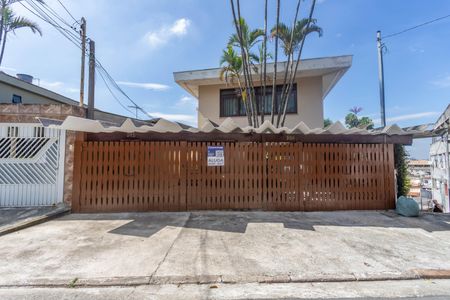 Casa para alugar com 110m², 3 quartos e 2 vagas Casa para alugar com 110m², 3 quartos e 2 vagasFachada