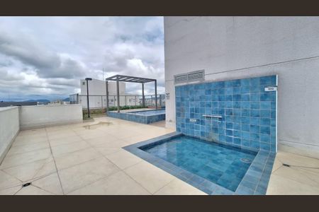 Apartamento à venda com 69m², 2 quartos e 1 vagaÁrea comum - Piscina