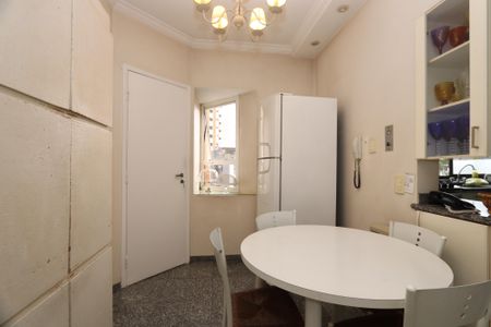 Apartamento à venda com 300m², 4 quartos e 4 vagasCopa