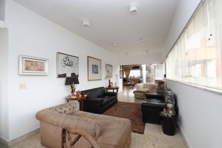 Apartamento à venda com 300m², 4 quartos e 4 vagasSala da piscina 2