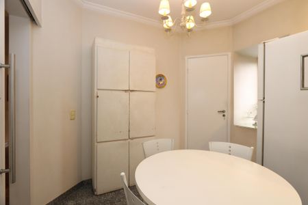 Apartamento à venda com 300m², 4 quartos e 4 vagasCopa