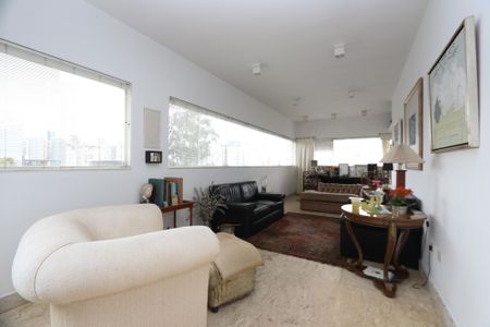 Apartamento à venda com 300m², 4 quartos e 4 vagasSala da piscina 2