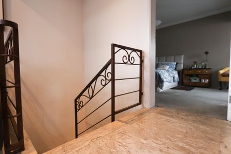 Apartamento à venda com 300m², 4 quartos e 4 vagasEscada