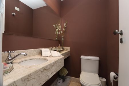 Apartamento à venda com 300m², 4 quartos e 4 vagasBanheiro do Quarto