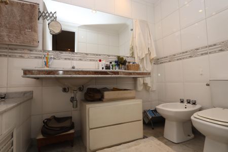 Apartamento à venda com 300m², 4 quartos e 4 vagasBanheiro da Suite 2