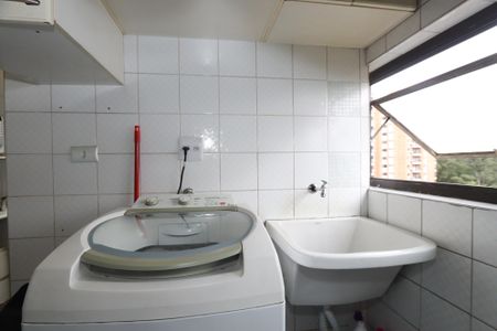 Apartamento à venda com 300m², 4 quartos e 4 vagasLavanderia