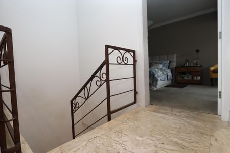 Apartamento à venda com 300m², 4 quartos e 4 vagasEscada