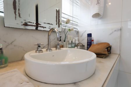 Apartamento à venda com 300m², 4 quartos e 4 vagasBanheiro do Quarto