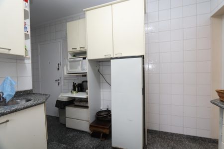 Apartamento à venda com 300m², 4 quartos e 4 vagasCozinha