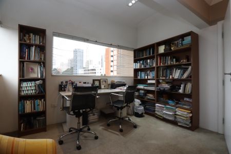 Apartamento à venda com 300m², 4 quartos e 4 vagasQuarto 