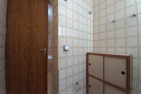 Banheiro de apartamento para alugar com 1 quarto, 54m² em Centro, Campinas