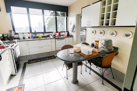 Apartamento à venda com 150m², 3 quartos e 3 vagasCozinha