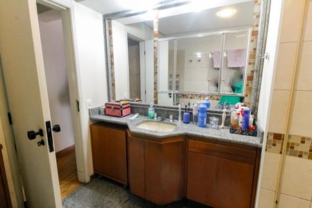 Apartamento à venda com 150m², 3 quartos e 3 vagasBanheiro da Suíte