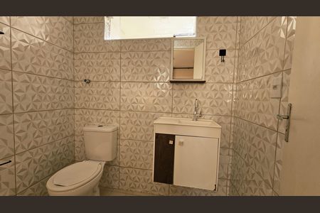 Apartamento para alugar com 64m², 2 quartos e 1 vaga Apartamento para alugar com 64m², 2 quartos e 1 vagaBanheiro social