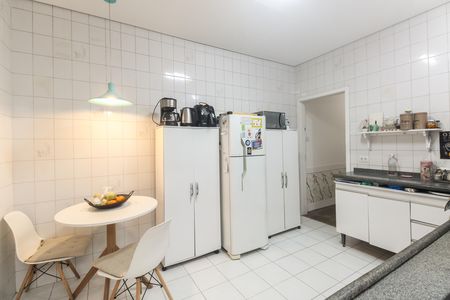 Casa à venda com 182m², 3 quartos e 2 vagas Casa à venda com 182m², 3 quartos e 2 vagasCozinha