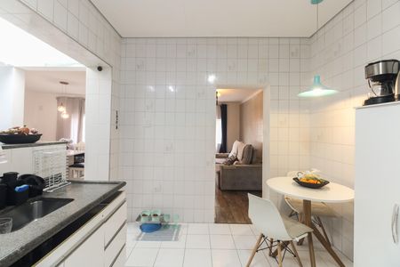 Casa à venda com 182m², 3 quartos e 2 vagas Casa à venda com 182m², 3 quartos e 2 vagasCozinha