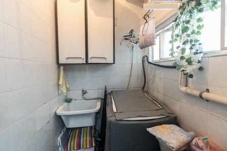 Casa à venda com 182m², 3 quartos e 2 vagas Casa à venda com 182m², 3 quartos e 2 vagasÁrea de Serviço
