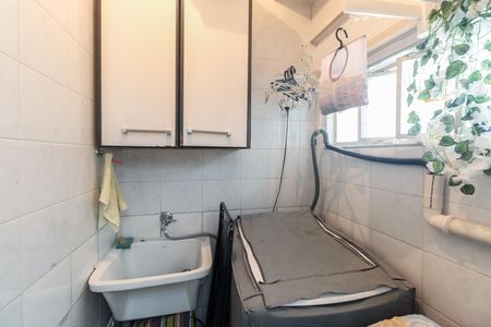 Casa à venda com 182m², 3 quartos e 2 vagas Casa à venda com 182m², 3 quartos e 2 vagasÁrea de Serviço