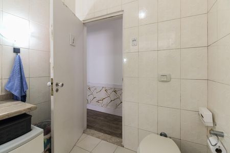 Casa à venda com 182m², 3 quartos e 2 vagas Casa à venda com 182m², 3 quartos e 2 vagasBanheiro