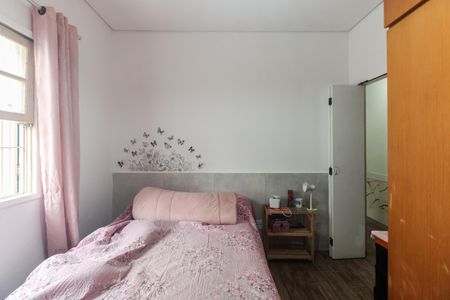 Casa à venda com 182m², 3 quartos e 2 vagas Casa à venda com 182m², 3 quartos e 2 vagasQuarto 2